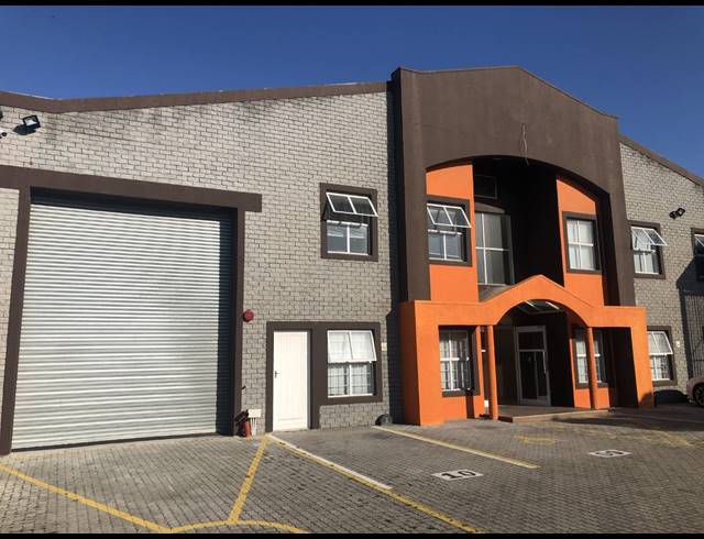 2,109M² FACTORY TO LET IN EPPING INDUSTRIAL